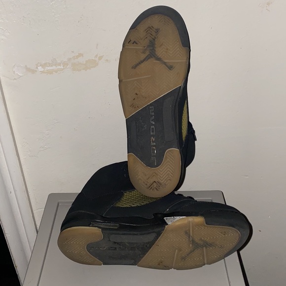 Jordans black retro 5/ size 7y. OFFER$ WELCOME - Picture 5 of 7